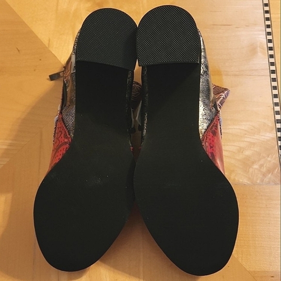 Stylish Faux Leather Ankle Boots Size 6.5 NWOT - Picture 7 of 9